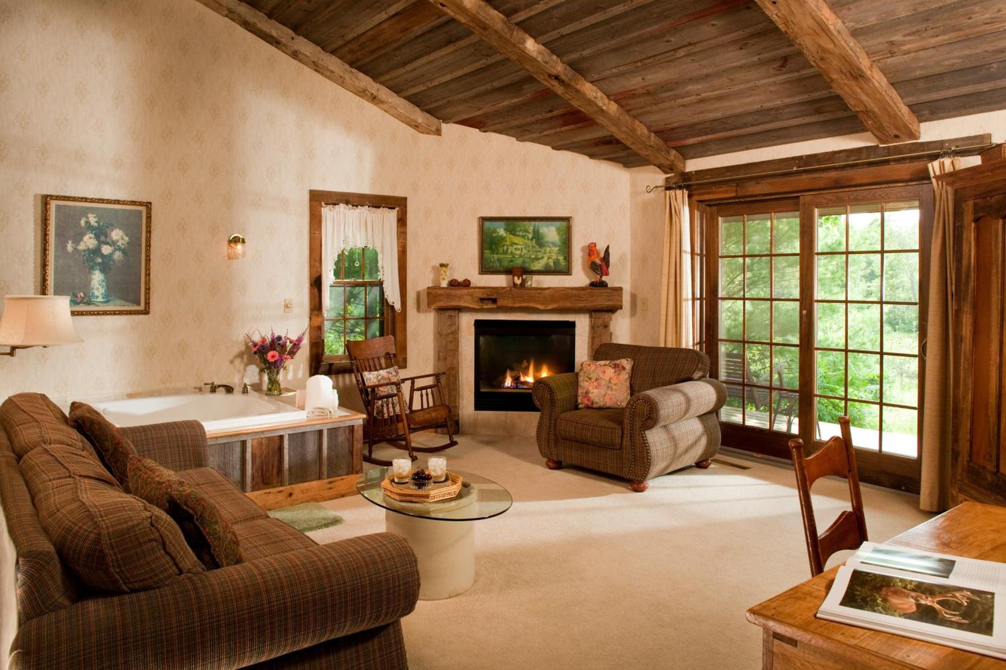 Chanticleer Cabins Sturgeon Bay Room photo